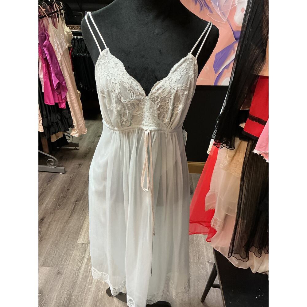 VINTAGE LIGHT BLUE SLIP DRESS VANITY FAIR 32